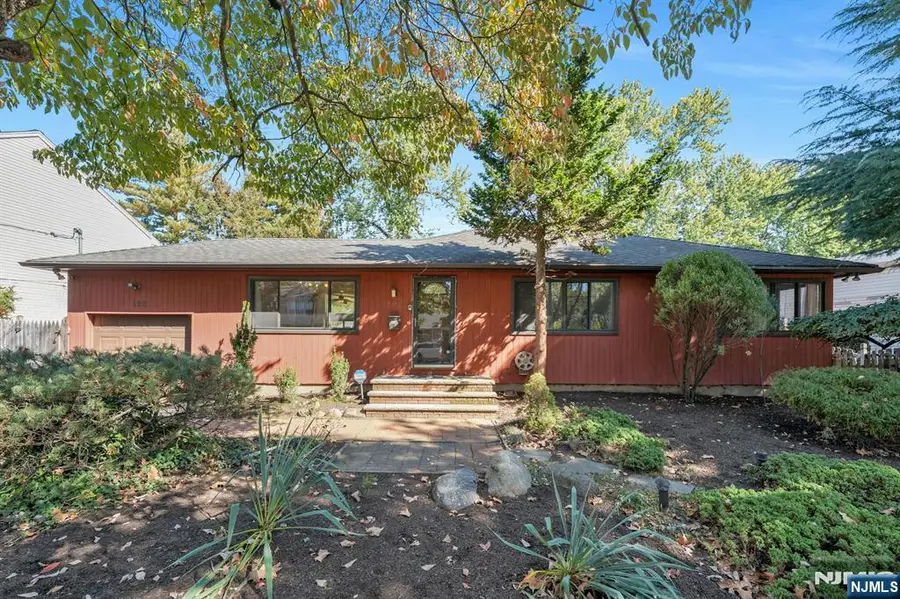 192 Valley Road, River Edge, NJ 07661 - Image #3