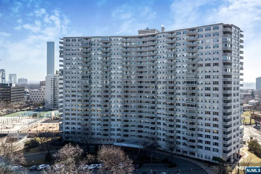 2000 Linwood Avenue 10E, Fort Lee, NJ 07024 - Image #1