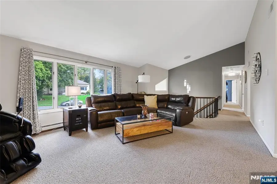 9 Keiller Court, North Haledon, NJ 07508 - Image #3