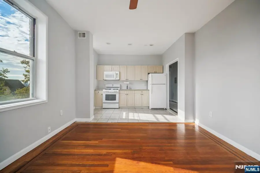 7505 Palisade Avenue 304, North Bergen, NJ 07047 - Image #2