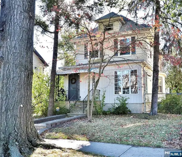 164 Clay Avenue, Roselle Park, NJ 07204