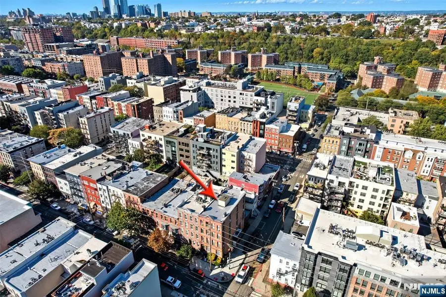 422 Madison Street 3L, Hoboken, NJ 07030 - Image #3