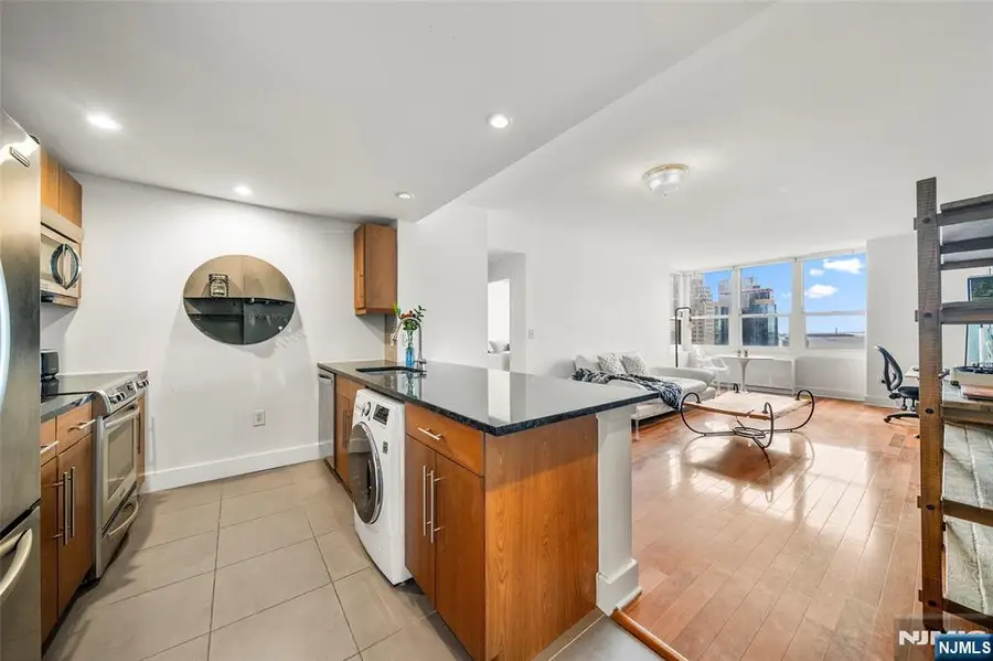 88 Morgan Street 4107, Jersey City, NJ 07302 - #3