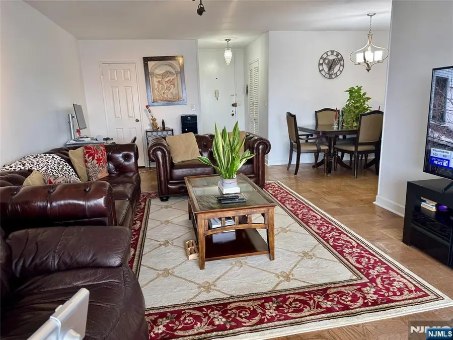 2077 Center Avenue 20F, Fort Lee, NJ 07024 - Image #2