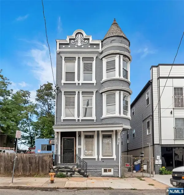 422 18th Avenue, Newark, NJ 07108