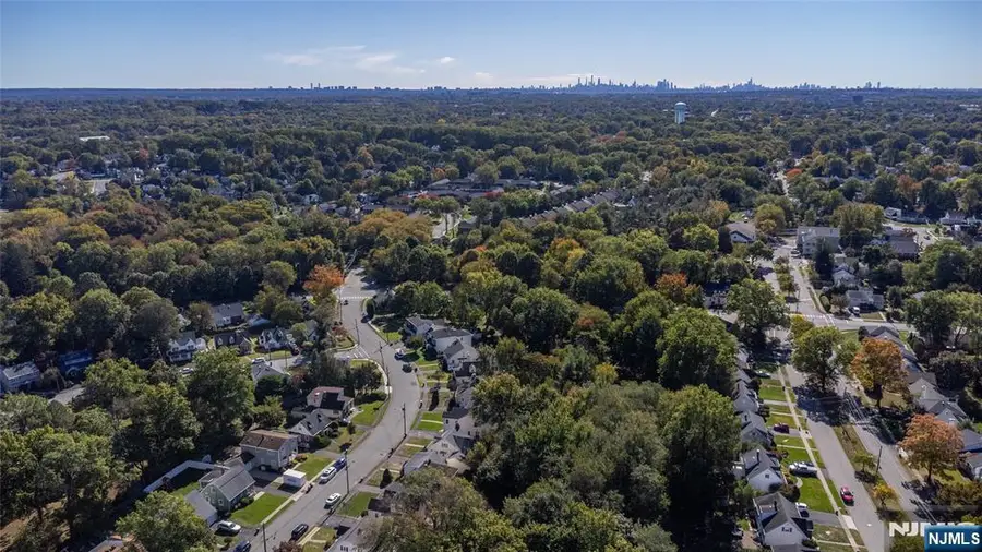 16-15 Well Drive, Fair Lawn, NJ 07410 - Image #3