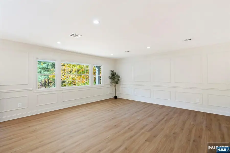 326 Runnymede Road, Essex Fells, NJ 07021 - Image #3