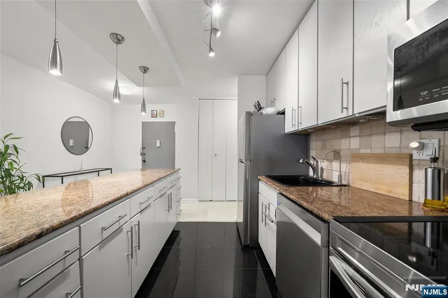 7855 Boulevard East 5i, North Bergen, NJ 07047 - Image #3