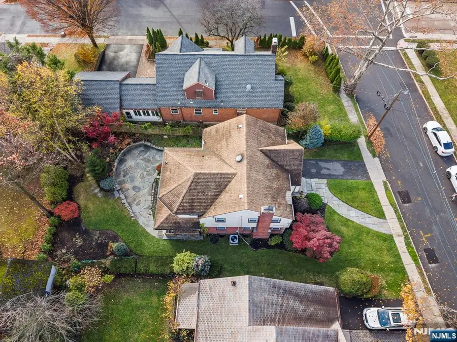 135 Hillcrest Avenue, Leonia, NJ 07605 - Image #3