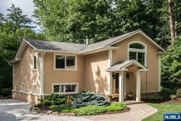 67 Hanover Road, West Milford, NJ 07421