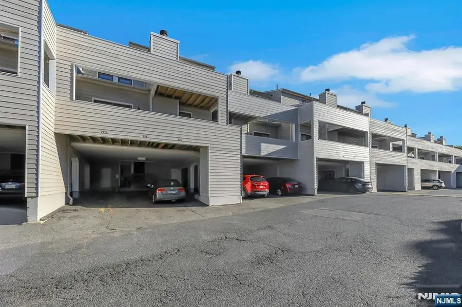 726 Mainsail Lane 726, Secaucus, NJ 07094 - Image #2