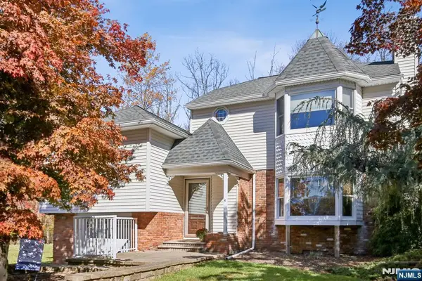 4 Ledgewood Trail, Kinnelon Borough, NJ 07405