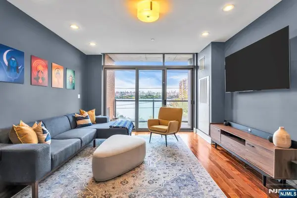 8125 River Road 5C, North Bergen, NJ 07047