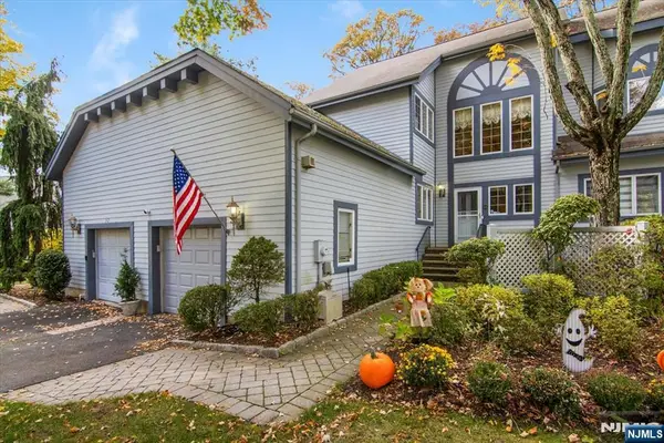 28 Easedale Road, Wayne, NJ 07470