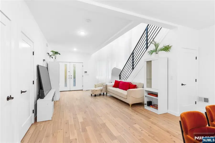 470 Myrtle Avenue, Englewood, NJ 07631 - Image #3