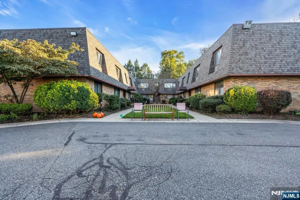 164 Diamond Bridge 18, Hawthorne, NJ 07506 - Image #1