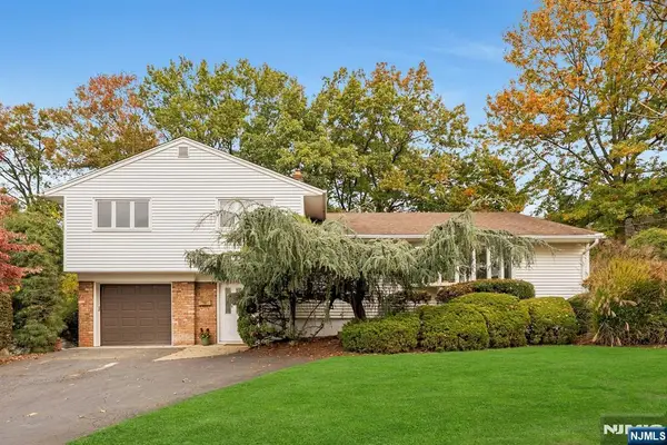 45 Longview Court, Paramus, NJ 07652