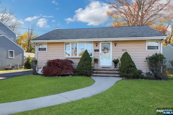 39 Powdermill Lane, Oakland, NJ 07436