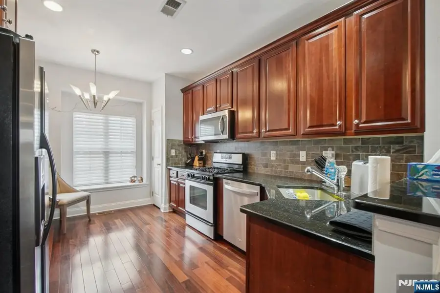 86 Osprey Court, Secaucus, NJ 07094 - Image #2