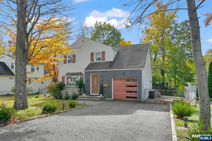 35 Grand Terrace, Livingston, NJ 07039 - Image #2