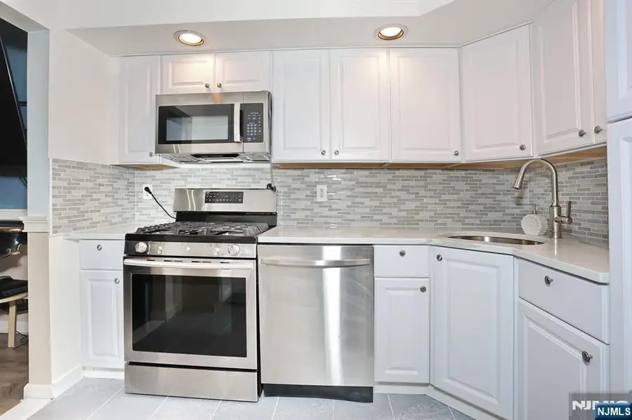 121 Surrey Court, Ramsey, NJ 07446 - Image #3