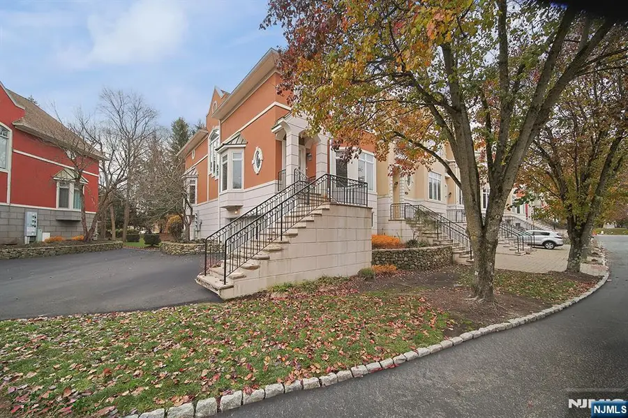 112 Winding Creek Way, Old Tappan, NJ 07675 - Image #3