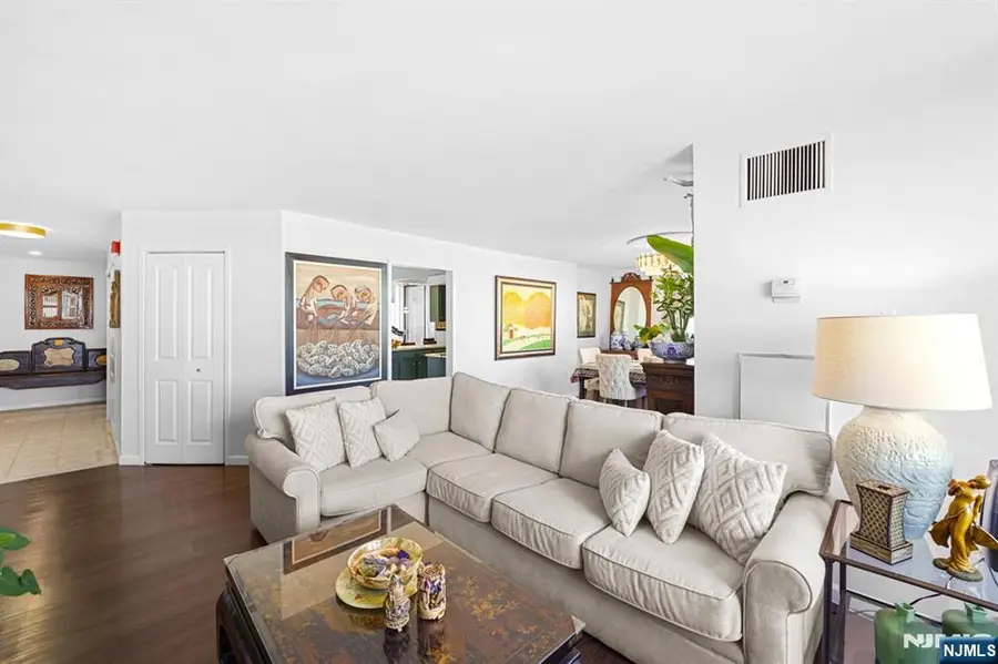 2005 Harmon Cove Tower, Secaucus, NJ 07094 - Image #3