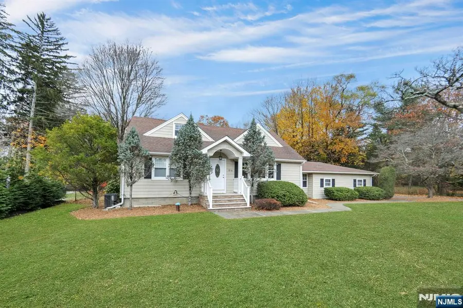 916 Colonial Road, Franklin Lakes, NJ 07417 - Image #3