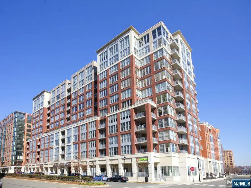 1125 Maxwell Lane 624, Hoboken, NJ 07030 - Image #1
