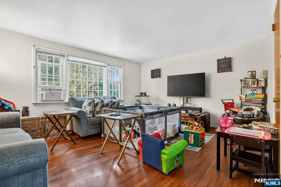 271 Erie Avenue, Rutherford, NJ 07070 - Image #2