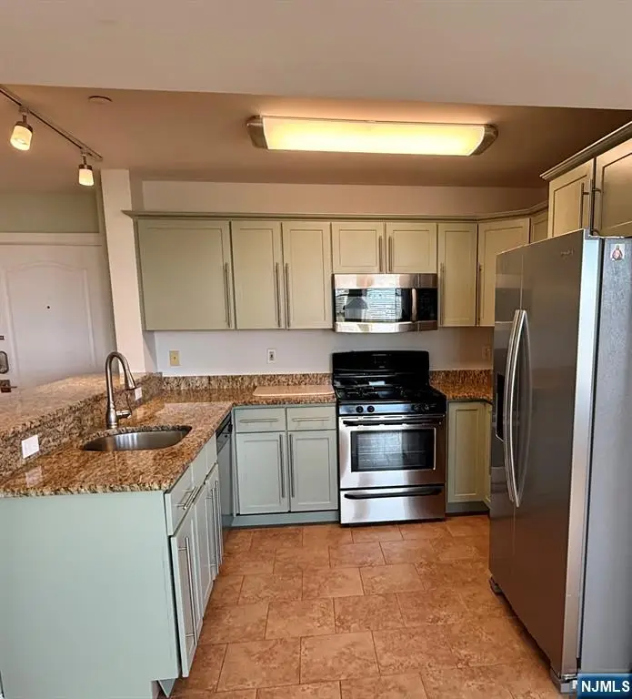 132 Union Avenue 405A, East Rutherford, NJ 07073 - Image #3