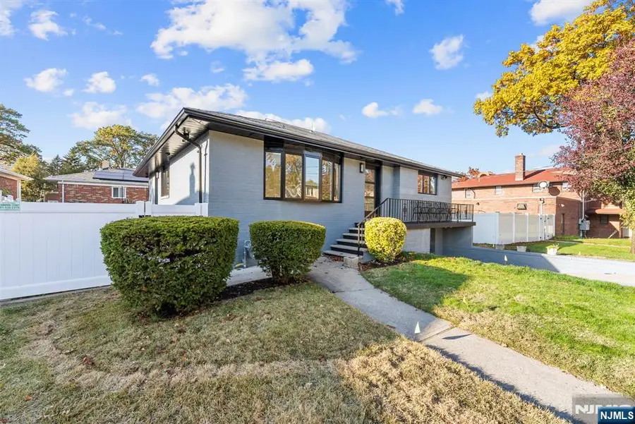 1107 Fairview Lane, Fort Lee, NJ 07024 - Image #3