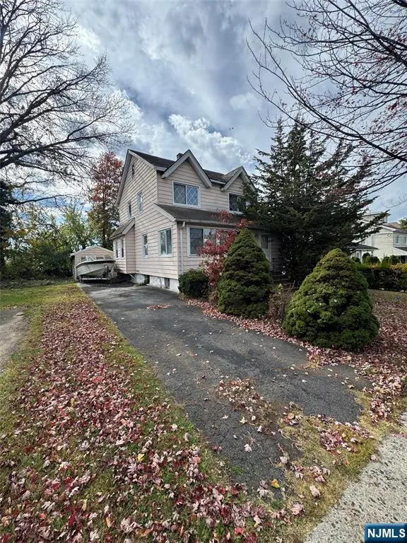 898 Lancaster Road, Ridgefield, NJ 07657 - Image #2