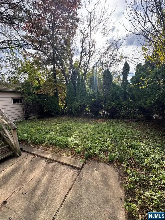 898 Lancaster Road, Ridgefield, NJ 07657 - Image #3