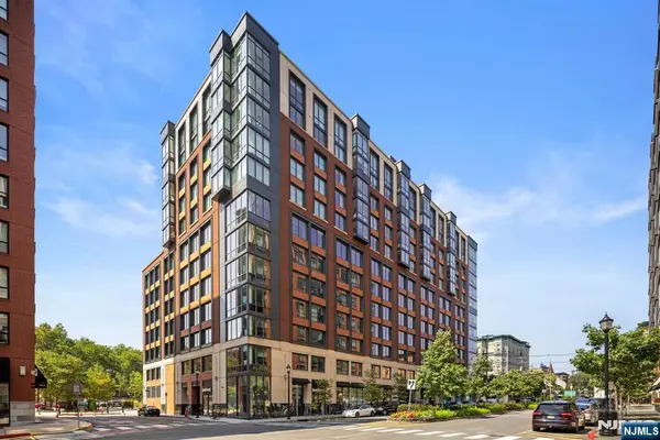 1000 Maxwell Lane 11I, Hoboken, NJ 07030