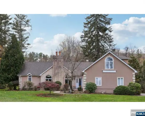 2 Crocker Mansion Drive, Mahwah, NJ 07430