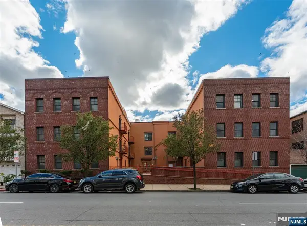 85 Broadway 2H, Jersey City, NJ 07306