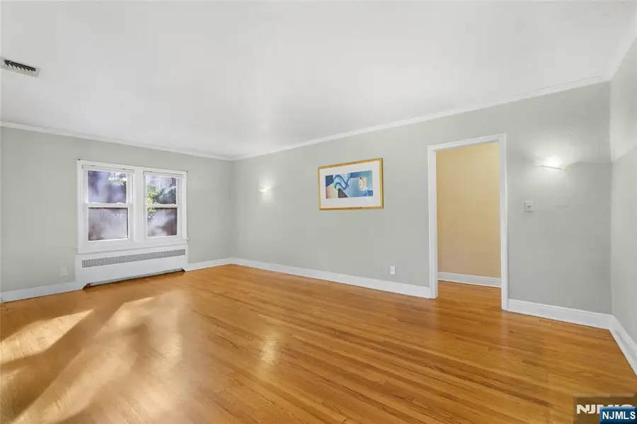 654 Suffern Road, Teaneck, NJ 07666 - Image #2