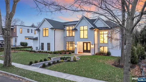 7 Central Avenue, Demarest, NJ 07627