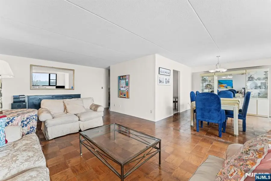 250 Gorge 14J, Cliffside Park, NJ 07010 - Image #3