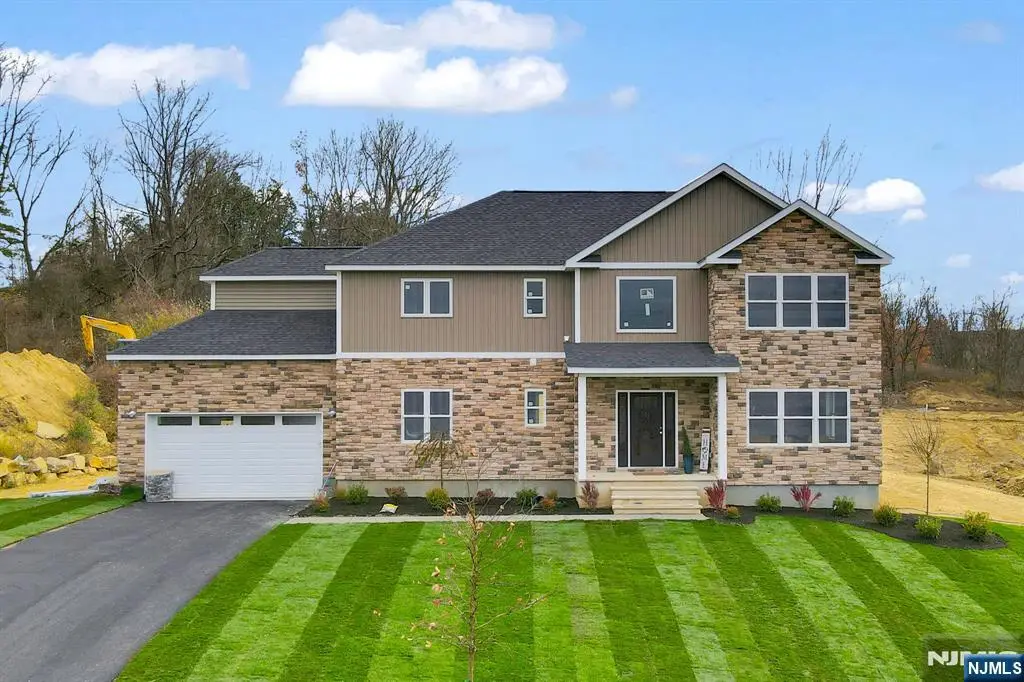 7 Emerald, Hardyston, NJ 07419 - #1