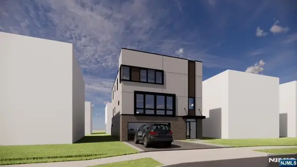 688 Maple Avenue, Ridgefield, NJ 07657