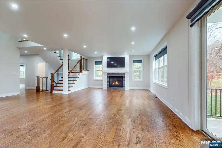 19 Meadowbrook Road, Upper Saddle River, NJ 07458 - Image #3