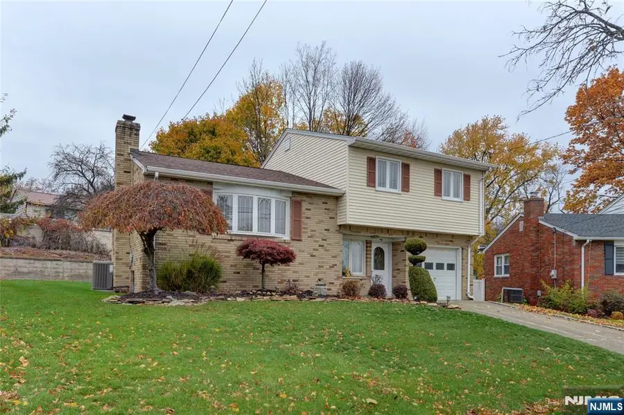 184 Abbe Lane, Clifton, NJ 07013 - Image #2