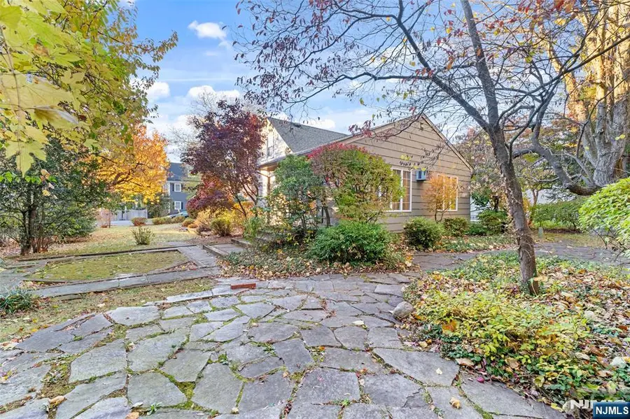 14 Mitchell Avenue, Roseland, NJ 07068 - Image #3