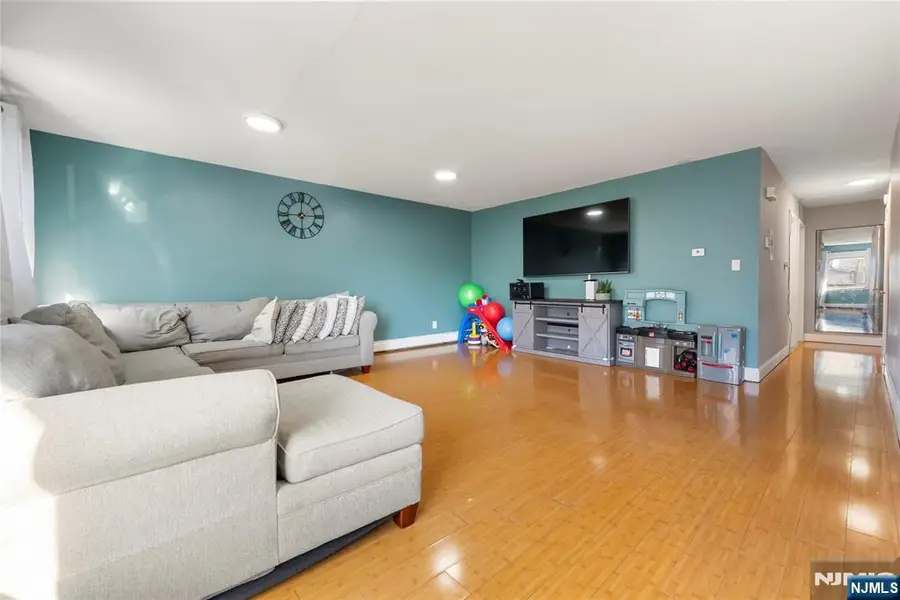 54 Brookdale Avenue, Newark, NJ 07106 - Image #3