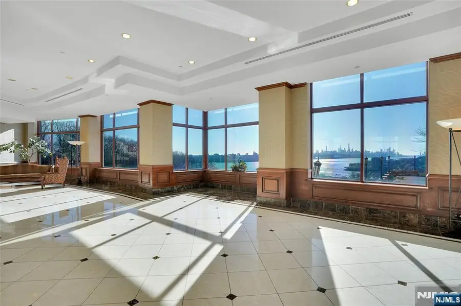 100 Old Palisade 1814, Fort Lee, NJ 07024 - Image #2