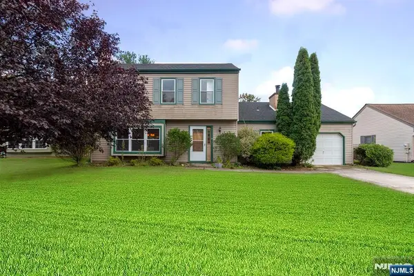 18 Dogwood Place, Swedesboro, NJ 08085