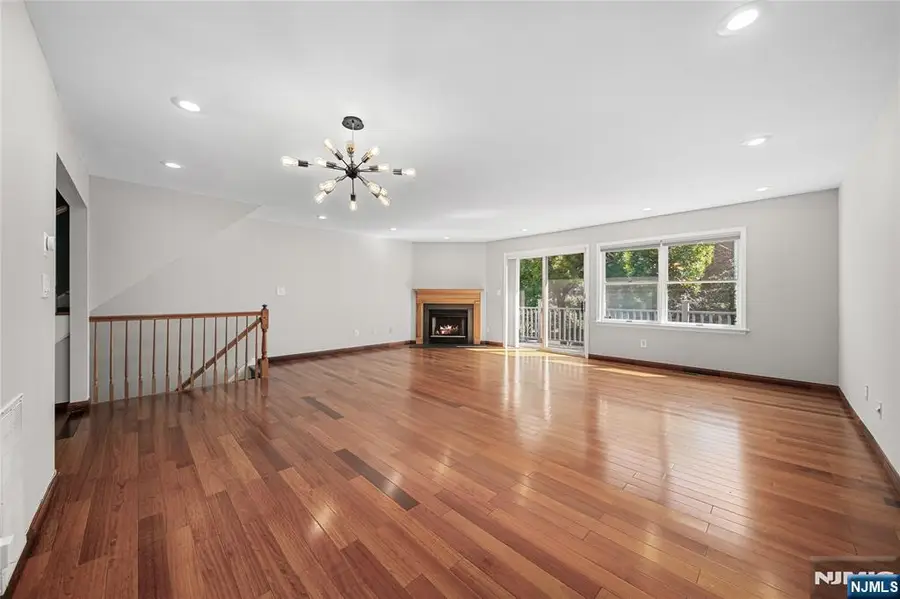 473 Undercliff Avenue, Edgewater, NJ 07020 - Image #3
