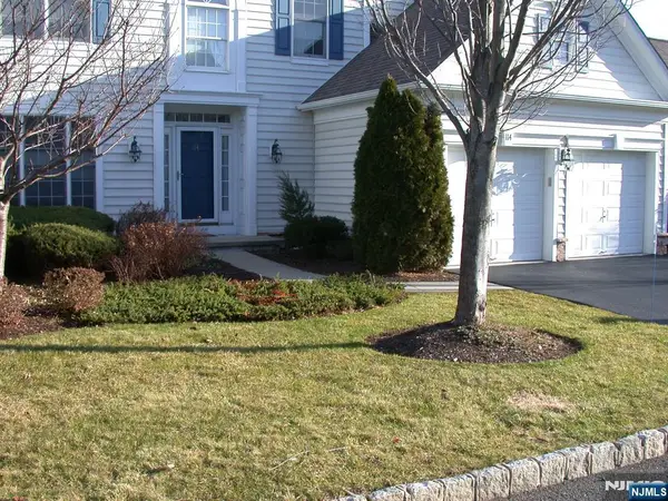 114 White Pine 114, Paramus, NJ 07652